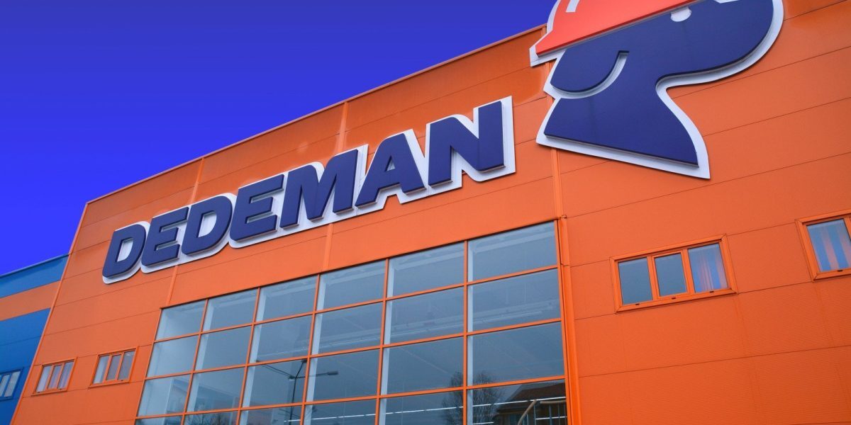 Consiliul Concurenței verifică achiziția grupului Carrefour în România de către frații Pavăl Autoritatea de concurență din România analizează în aceste zile o tranzacție de amploare, care ar putea schimba fața peisajului retailer-ului local