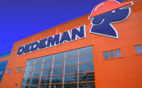 Consiliul Concurenței verifică achiziția grupului Carrefour în România de către frații Pavăl Autoritatea de concurență din România analizează în aceste zile o tranzacție de amploare, care ar putea schimba fața peisajului retailer-ului local