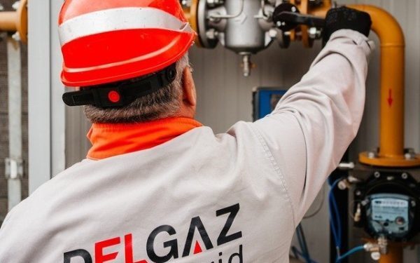 Delgaz Grid a înregistrat în 2022 o infracțiune masivă: peste 23 de milioane de kWh de gaze furate Anul trecut, rețeaua de distribuție a companiei Delgaz Grid a fost ținta unui val de furturi de gaze naturale, un fenomen care atrage tot mai multă atenție din partea autorităților și a industriei energetice din România