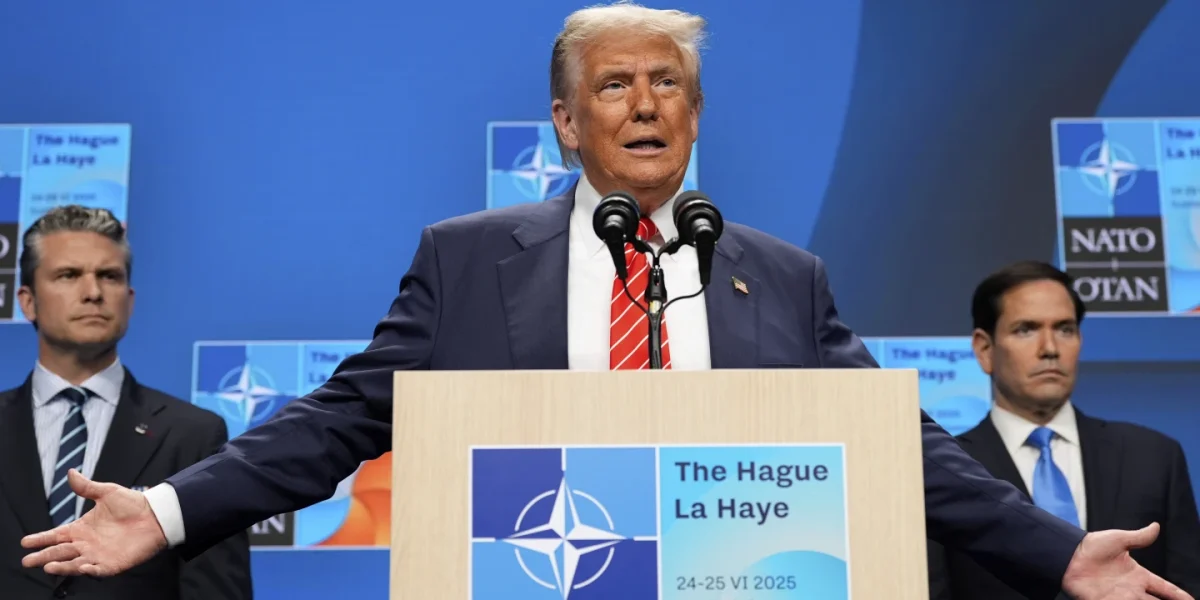Donald Trump afișează tonuri provocatoare, previziuni spectaculoase pentru Orientul Mijlociu și America Latină Fostul președinte american Donald Trump a ieșit din tăcere cu declarații incendiare despre situația geopolitică actuală, adept fiind unei viziuni optimiste, dar optimistă, asupra viitorului pentru regiuni critice precum Cuba, Iran și Venezuela
