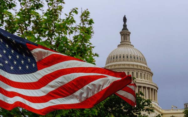 Renunţarea la cetăţenia americană devine mai accesibilă: costurile scad de la 1 aprilie Începând cu 13 aprilie 2024, procesul de renunțare la cetățenia Statelor Unite va fi mai puțin costisitor, anunț responsabilitățile fiscale ale americanilor care trăiesc în străinătate