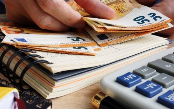 Guvernul Bolojan a propus majorarea pragului de intrare a mijloacelor fixe pentru firme, considerând această măsură ca fiind un sprijin pentru mediul de afaceri în contextul relansării economice