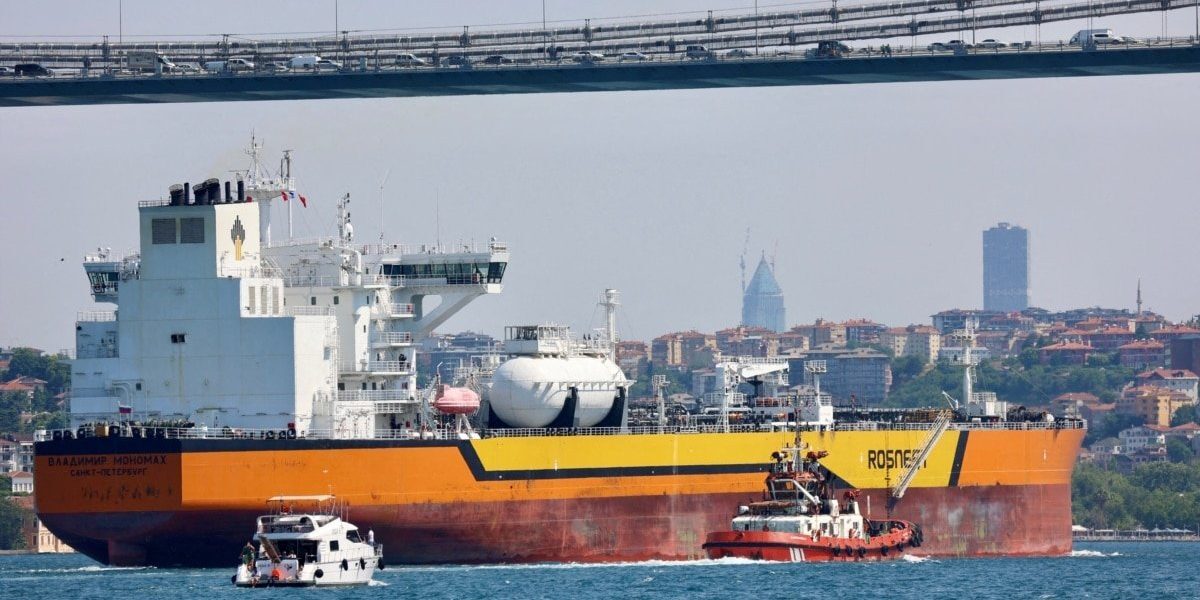 Trezoreria SUA a emis o licență temporară pentru vânzarea petrolului rusesc, măsura menită să stabilească prețurile pe piața globală și să reducă impactul sancțiunilor economice aplicate Moscovei, la mai bine de un an după începutul invaziei din Ucraina
