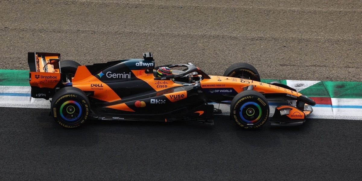 McLaren dă semne clare de revenire în Formula 1 după un start turbulent al sezonului 2026, în special datorită performanței din Marele Premiu al Japoniei, unde echipa a obținut o clasare în top trei, după o luptă disputată și evoluții notabile de la piloți cheie