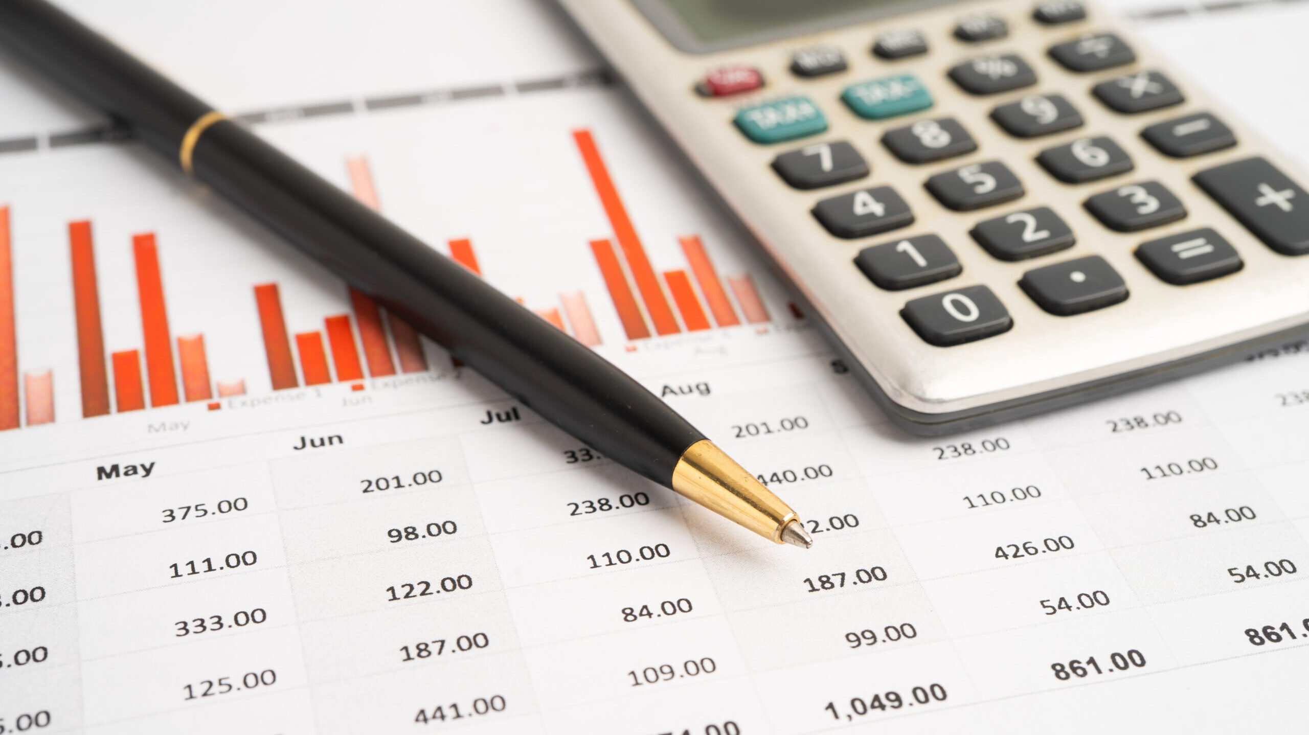 Economia României intră oficial în recesiune tehnică, confirmând temerile analiștilor și marcând al doilea trimestru consecutiv de scădere a producției economice