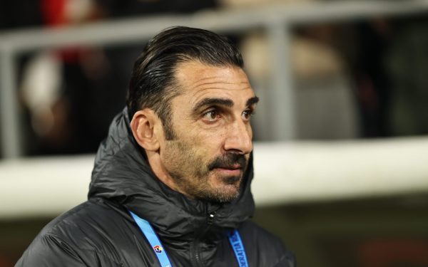 Elias Charalambous, antrenorul cipriot care a condus FCSB în ultimii trei ani, a luat decizia de a părăsi clubul după eșecul suferit în ultima etapă a sezonului regulat din Superliga, când formația „roș-albastră” a pierdut pe teren propriu cu 1-3 în fața U Cluj
