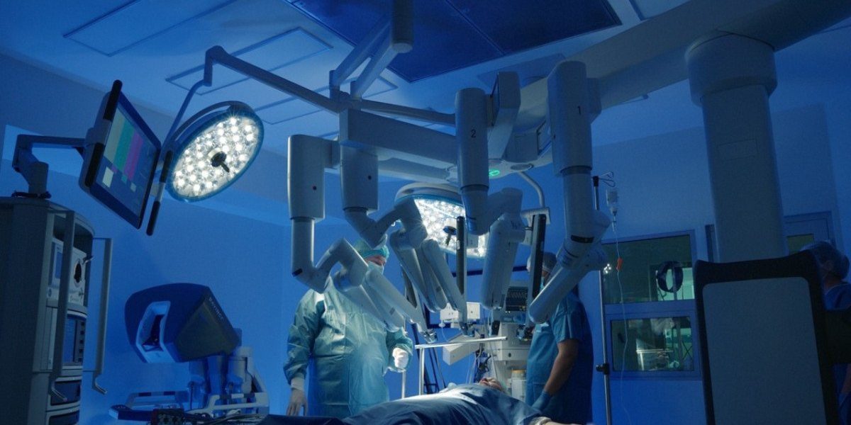 România face un pas important spre modernizarea chirurgiei medicale, odată cu anunțul Ministerului Sănătății despre alocarea de fonduri speciale pentru achiziția și utilizarea roboților chirurgici în spitalele publice, după ani de stagnare în domeniu