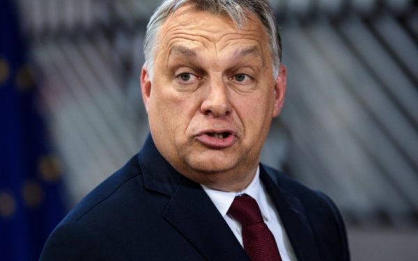 Viktor Orban răspunde în stilul său caracteristic – dur și acuzator – criticând recent pe Nicu Ștefănuță, vicepreședinte al Parlamentului European, pentru apelul său la politicienii maghiari de a vota împotriva partidului de guvernare condus de Viktor Orban în Ungaria