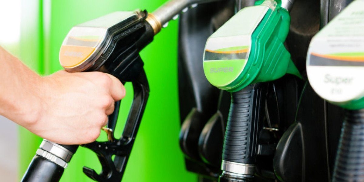 Fostul ministru de Finanțe, Adrian Câciu, face un apel dur către autoritățile de reglementare din domeniul energetic, acuzând lipsa de acțiune în contextul creșterii prețurilor carburanților, în condițiile tensionate ale conflictului din Orientul Mijlociu