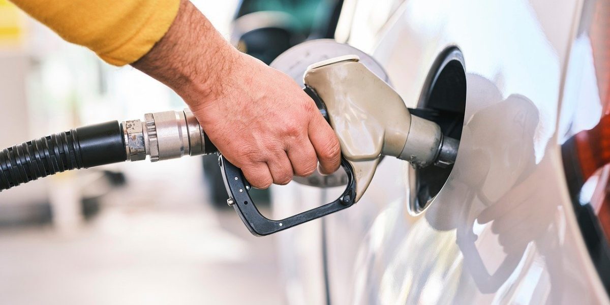 Prețurile carburanților în Capitală și întreaga țară continuă să înregistreze creșteri semnificative, fiinduri ale instabilității pieței globale și a conflictului din Orientul Mijlociu