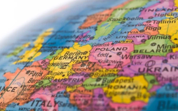 Europa în fața unui nou val de provocări economice: guvernele ponderă măsuri limitate de sprijin energetic Criza energetică, accentuată de evoluțiile din ultima perioadă, a reactivat vechiul deziderat al statelor europene de a proteja gospodăriile și companiile de ravagiile creșterii prețurilor