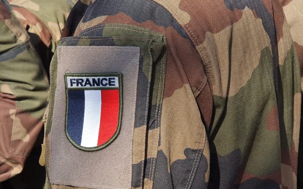 Primul militar francez ucis în conflictul din Irak, într-un atac în regiunea Erbil Un militar francez a fost ucis în timpul unui atac în regiunea Erbil, situată în Kurdistanul irakian, confirmând astfel prima victimă înregistrată în rândul forțelor armate ale Franței în contextul tensionatului război din Orientul Mijlociu