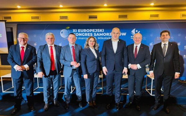 Aleși locali din România, reprezentând Alianța pentru Unirea Românilor (AUR), au avut o prezență remarcabilă la cel mai important eveniment european dedicat administrației locale