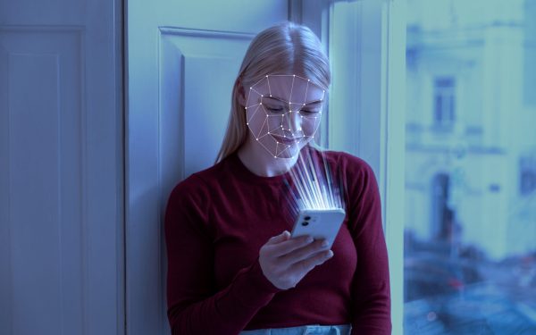 Proiecte de reglementare a vârstei online în creștere, pe fondul noilor tehnologii de recunoaștere facială Trei luni de la interzicerea accesului adolescenților la rețelele sociale în Australia, alte state din Europa, America de Sud și chiar câteva state din SUA pregătesc măsuri similare, pe fondul evoluției rapide a tehnologiei de verificare a vârstei