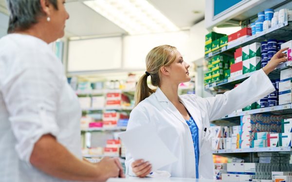 Prețurile medicamentelor din România au atins niveluri alarmante, fiind o povară tot mai grea pentru pacienți, în special pentru pensionari și persoanele cu venituri limitate