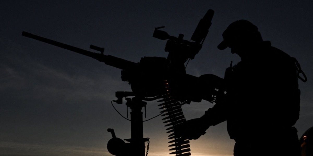 Operațiuni militare intensive în estul Ucrainei: lovituri asupra pozițiilor rusești În noaptea de 12 martie, armata ucraineană a lansat o serie de atacuri împotriva obiectivelor militare rusești din regiunile Lugansk și Zaporojie, într-o demonstrație clară a capacității și coordonării forțelor ucrainene în contextul conflictului tot mai complicat din estul țării