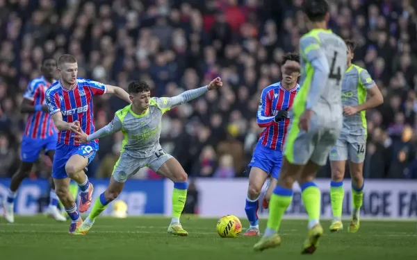 Manchester City și Crystal Palace vor trebuie să își reia meciul amânat în cadrul Premier League după ce partida programată pentru 21 martie a fost oficial reclasificată, dat fiind evenimentul disputat în același weekend, finala EFL Cup