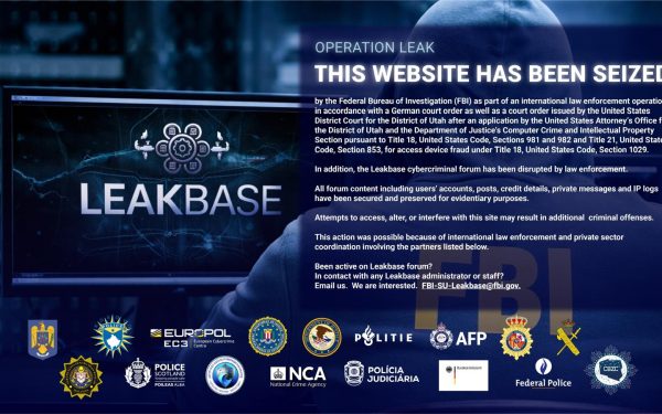 Cinci cetățeni români, implicați într-o operațiune internațională de combatere a criminalității cibernetice O operațiune globală coordonată de autoritățile americane și europene a dus la identificarea și investigarea a cinci cetățeni români, acuzați de implicare în criminalitate informatică, în cadrul unei acțiuni care a avut loc marți și în România