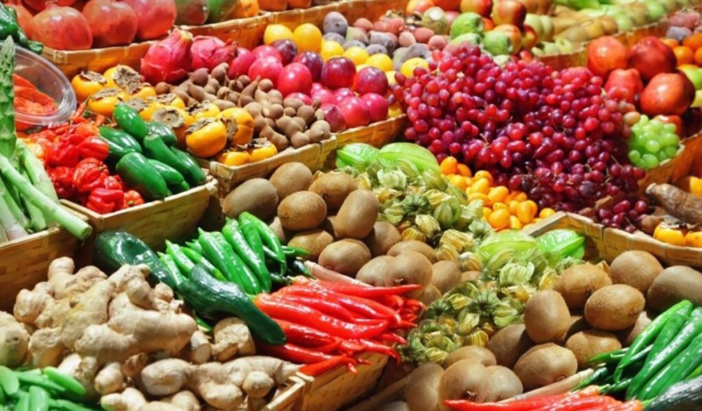 Fructe și legume cu cel mai mare risc de reziduuri de pesticide în 2025: ce trebuie să știm pentru a ne proteja În fiecare an, consumatorii se confruntă cu o problemă tot mai acută: expunerea la pesticide din fructe și legume