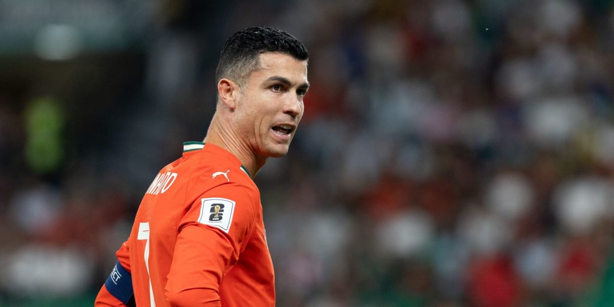 Cristiano Ronaldo, starul portughez cunoscut pentru performanțele impresionante din fotbalul mondial, se confruntă cu probleme medicale serioase care îl pot îndepărta din peisaj înainte de cea mai importantă competiție a anului