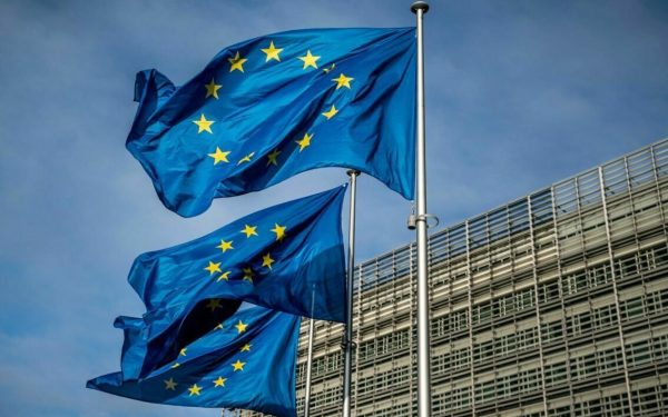 Reuniune europeană a centrelor EUROPE DIRECT: un nou pas în consolidarea democrației locale în România și UE Joi, 22 de centre EUROPE DIRECT din România vor participa la o întâlnire majoră la Bruxelles, alături de alte 378 de centre similare din întreaga Uniune Europeană