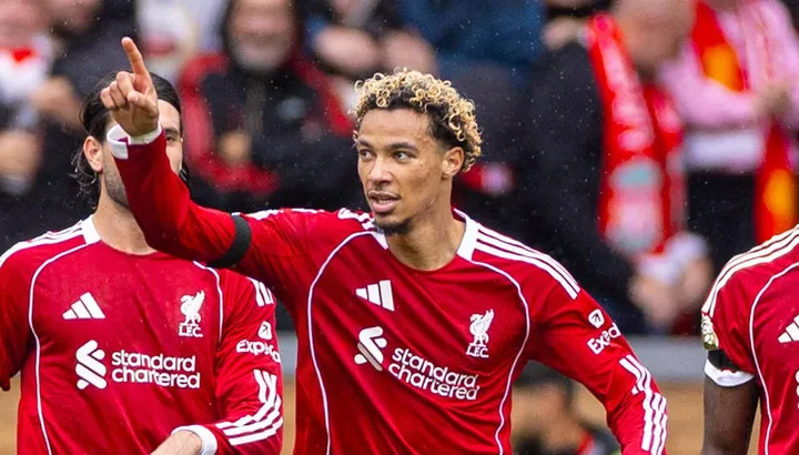 Liverpool și Tottenham Hotspur vor încerca sâmbătă să ofere un spectacol pe stadionul Anfield, într-un meci care, odată cu forma echipelor și contextul sezonului, promite să fie tensionat
