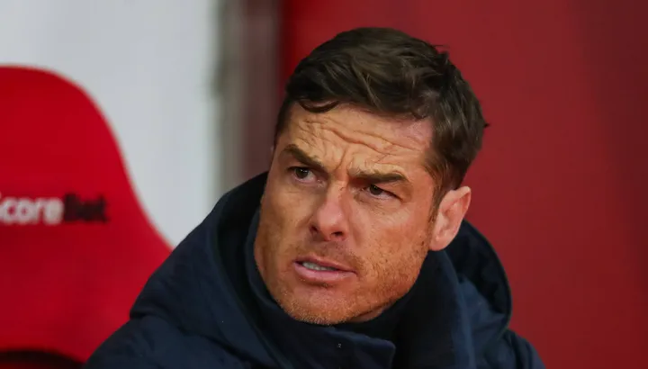 Burnley și Bournemouth se întâlnesc sâmbătă la Turf Moor într-un meci crucial pentru salvarea de la retrogradare, într-un sezon în care echipa gazdă pare să fie aproape de a-și consuma ultimele șanse