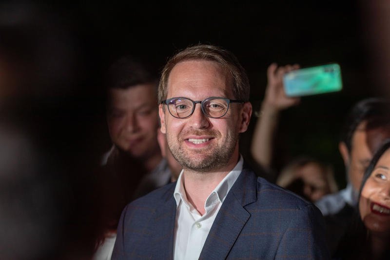 Criza diplomatică și politică declanșată de controversa privind repatrierea fiicei fostului premier Victor Ponta din Dubai a adus în prim-plan conflicte mai vechi din sfera justiției și a relațiilor externe ale României, precum și lupte interne din forța politică USR