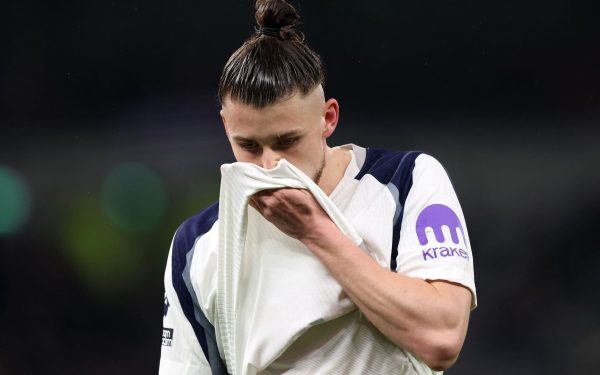 Tottenham Hotspur se află într-o situație delicată, iar accidentarea lui Radu Drăgușin a complicat și mai mult planurile echipei londoneze