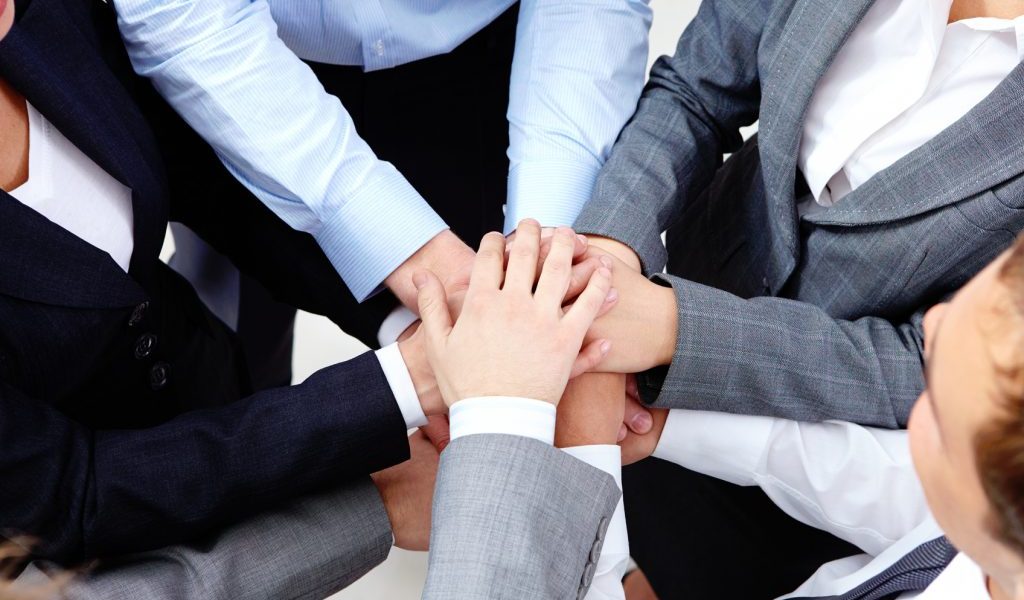 Guvernul investește peste 4 miliarde de lei pentru sprijinirea comunităților rurale din România, într-un proiect amplu menit să reducă sărăcia, să faciliteze accesul la servicii sociale și să creeze structuri de sprijin durabile în zonele cele mai vulnerabile