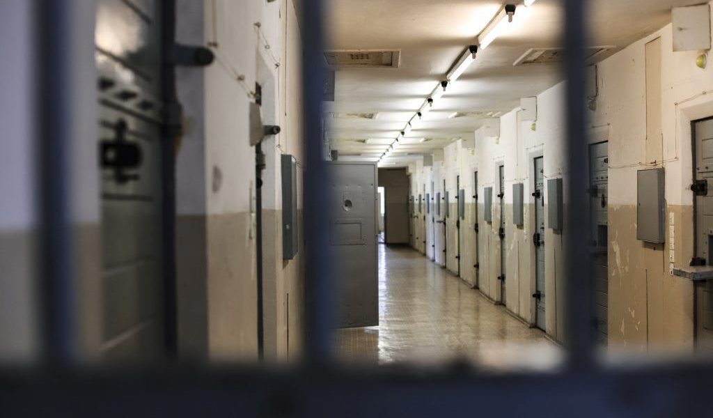 Înalta Curte de Casație și Justiție a hotărât, ieri, o primă sentință într-unul dintre cei mai mediatizați dosare din ultimele luni, cel al fostului ministru al Agriculturii, Adrian Chesnoiu