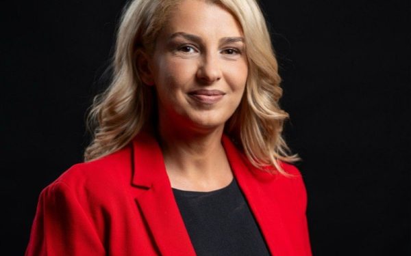 Equans deschide un centru avansat de tehnologie în România pentru a sprijini tranziția digitală și modernizarea serviciilor energetice Compania de servicii energetice Equans, parte a grupului francez Bouygues și antrenată de o cifră de afaceri consolidată de aproximativ 19,2 miliarde de euro pentru anul fiscal 2024, face un pas important în direcția inovației tehnologice, anunțând lansarea unui hub IT de ultimă generație în România