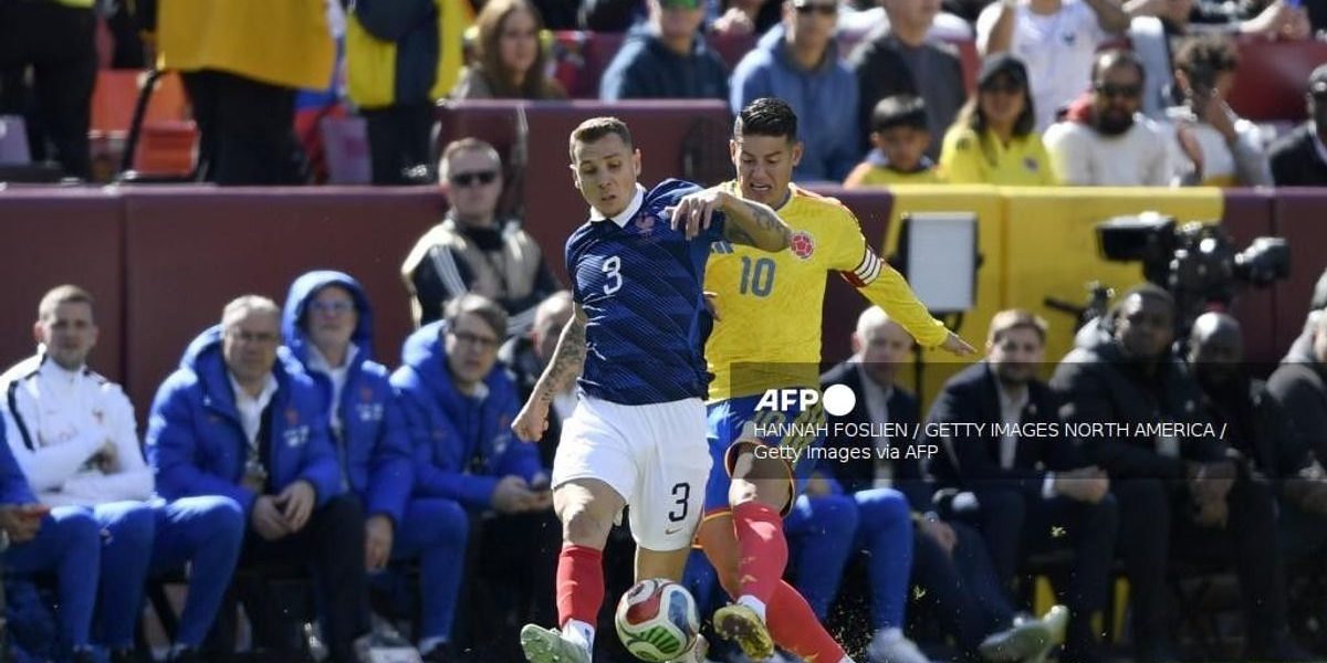 James y Lucho asustan a Francia con potentes remates que rozaron el gol