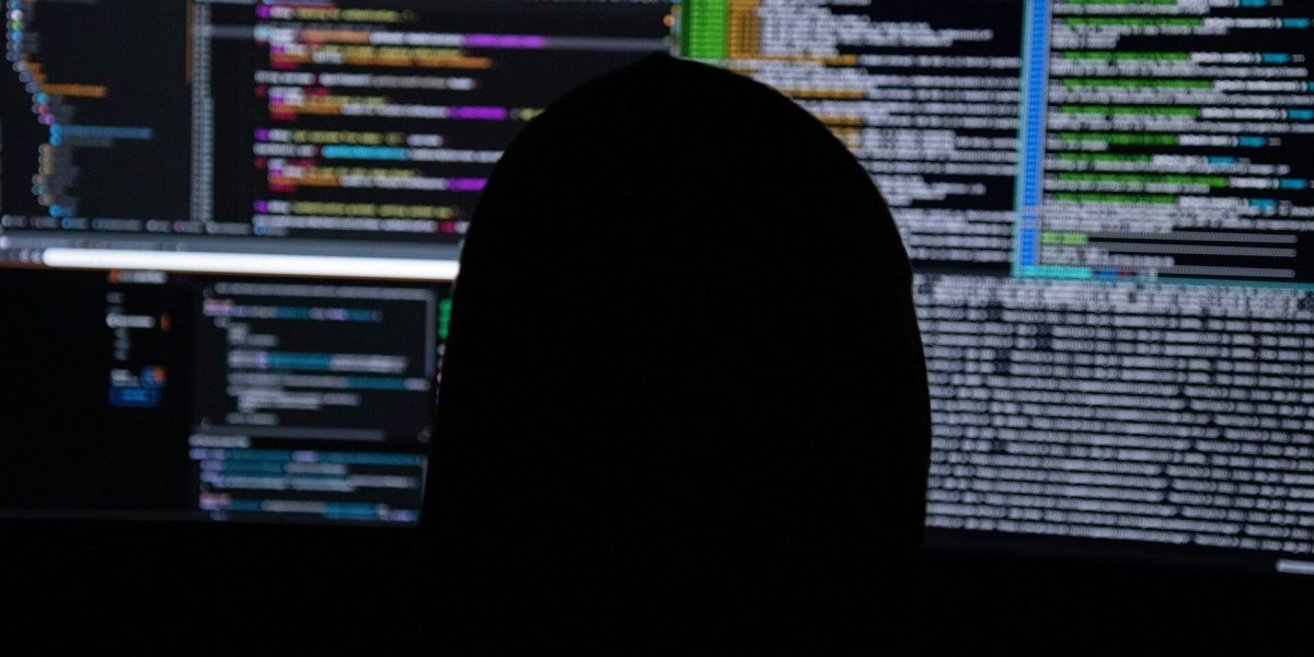 DIICOT și Paris anchetează filiala din București a grupului „Hackerilor”