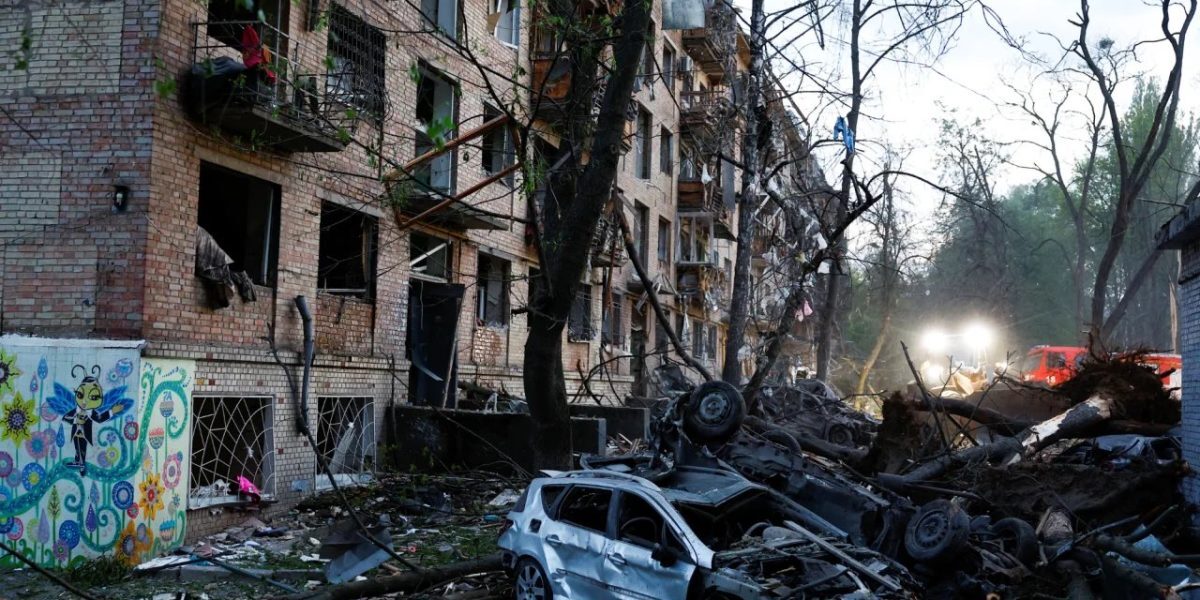 Kievul rămâne în umbra unui atac devastator, în cursul nopții, al Rusiei, care a lăsat peste 1.900 de locuințe fără încălzire, marcând un nou episod de tensiuni în conflictul armat din Ucraina