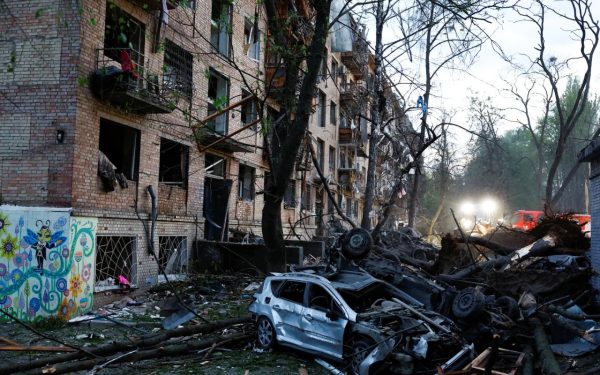 Kievul rămâne în umbra unui atac devastator, în cursul nopții, al Rusiei, care a lăsat peste 1.900 de locuințe fără încălzire, marcând un nou episod de tensiuni în conflictul armat din Ucraina