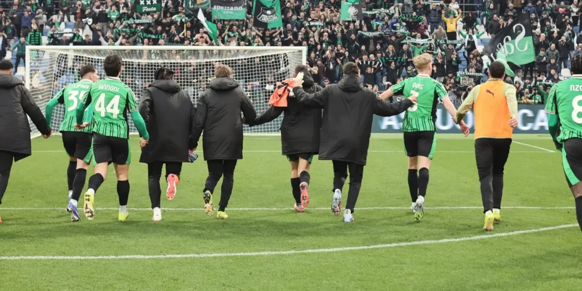 Lazio și Sassuolo se vor întâlni luni, 9 martie 2026, pe „Stadio Olimpico” din Roma, într-un meci care închide runda cu numărul 28 din Serie A
