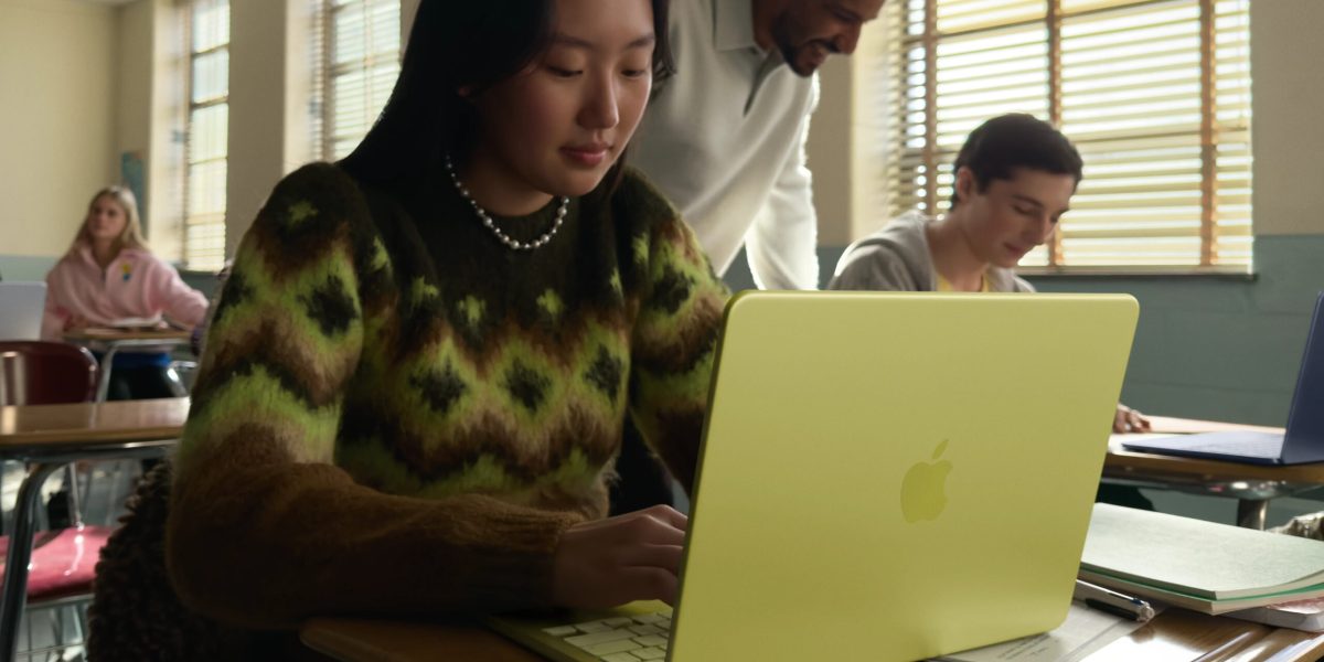 Apple a lansat oficial noul său laptop low-cost, denumit MacBook Neo, un model care a stârnit deja interesul industriei și al publicului