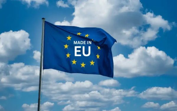 Europeanitatea și protecția mediului, sub lupa noii legi industriale a UE Într-un climat internațional marcat de incertitudine economică și de provocări legate de schimbările climatice, Uniunea Europeană face un pas decisiv pentru a-și reafirma poziția în domeniul industriei ecologice și al energiei verzi