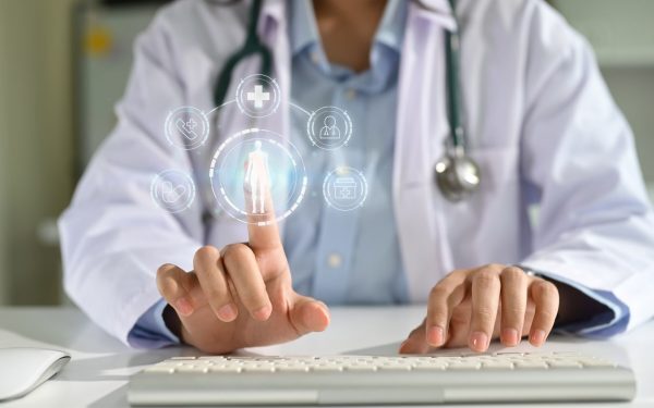 Revoluție în chirurgia modernă: primă intervenție de telechirurgie din Regatul Unit, realizată la distanță de un medic din Londra Un pas major spre medicina viitorului a fost făcut recent în Europa