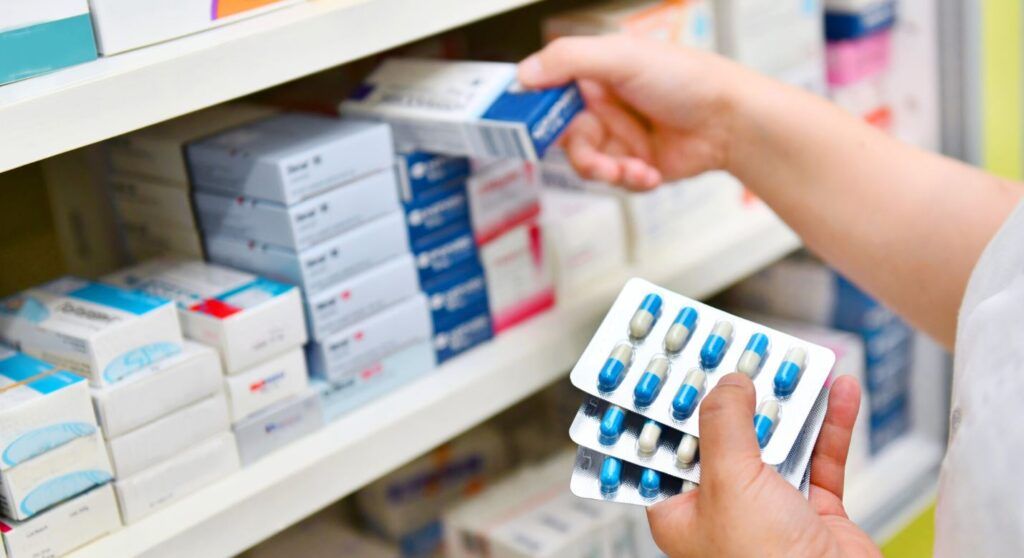 Guvernul României a anunțat joi o actualizare semnificativă a listei de medicamente gratuite și compensate, o măsură ce va avea un impact direct asupra pacienților și sistemului de sănătate publică