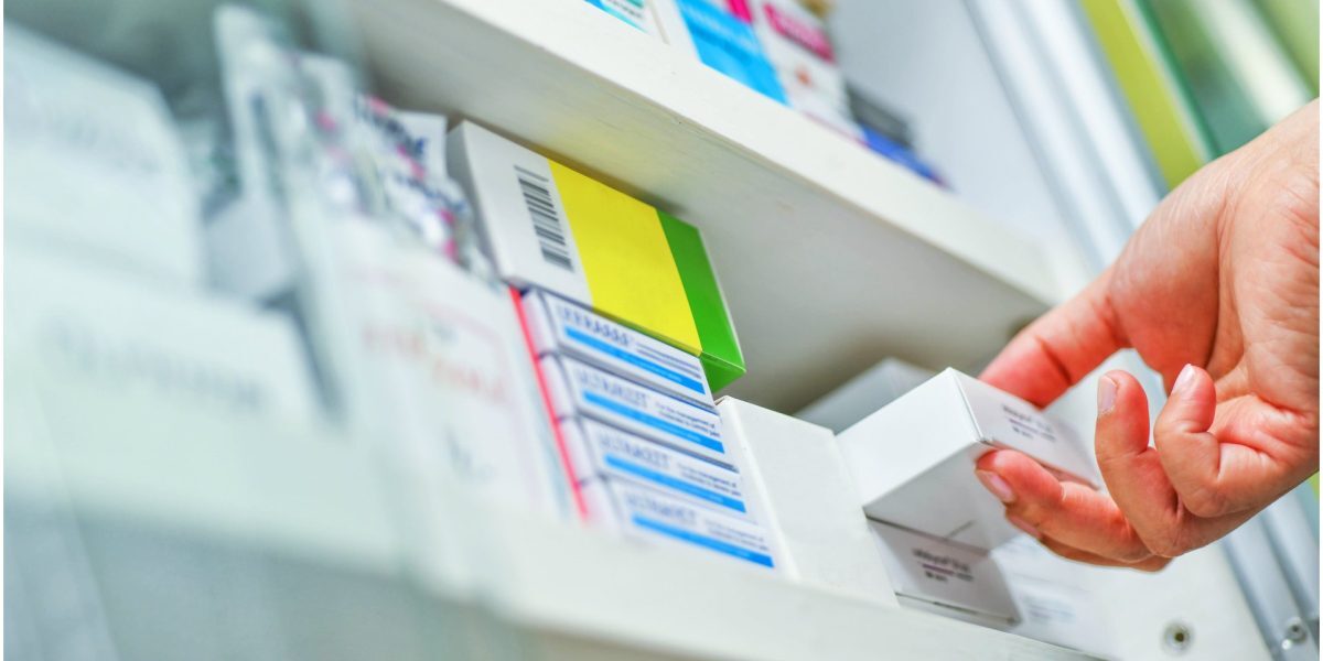 Guvernul a anunțat recent o actualizare semnificativă a listei medicamentelor gratuite și compensate, o măsură menită să extindă accesul românilor la tratamente esențiale și inovative