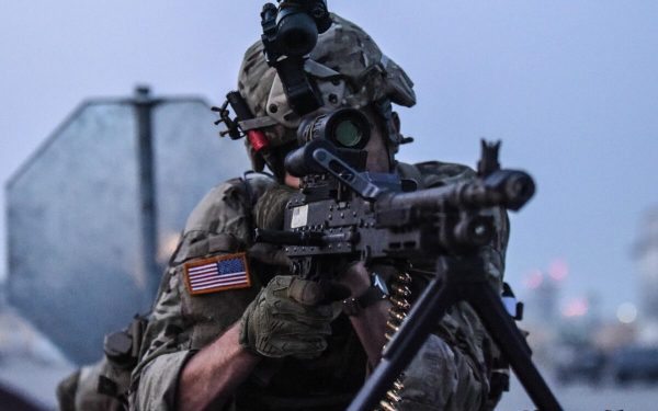 Rezultatele unui recent sondaj Reuters-Ipsos revelează un nivel scăzut de sprijin popular pentru operațiunea militară lansată de administrația Donald Trump împotriva Iranului, în contextul în care tensiunile dintre cele două state par să sfideze memorii mai reci ale politicii externe americane