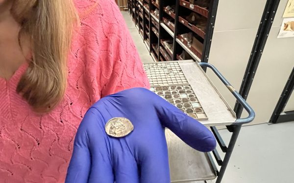 O monedă feniciană de peste 2.000 de ani, descoperită în Anglia, a stârnit recent interesul cercetătorilor și pasionaților de istorie