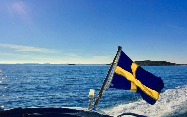 Suedia suspendă temporar expulzările minori străini