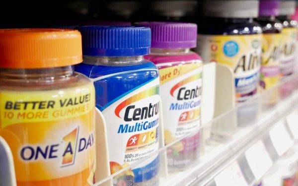 Studiu recent aduce în discuție beneficiile multivitaminelor în procesul de îmbătrânire, sugerând că administrarea lor zilnică poate avea un rol semnificativ în încetinirea ritmului biologic al vampirrilor timpului