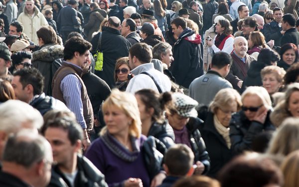 Nemulțumiri în rândul românilor repatriați din Orientul Mijlociu: o situație tensionată și fără sprijin real din partea autorităților Un val de nemulțumiri și acuzații vehemente a izbit comunitatea românească întoarsă din regiunile Orientului Mijlociu, unde mulți dintre aceștia au fost prinși într-un coșmar logistic și administrativ