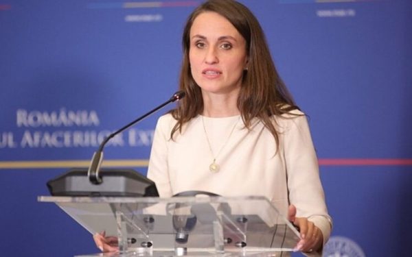 Ministra de Externe, Oana Țoiu, a transmis vineri seară explicații oficiale cu privire la sosirea în România a fiicei fostului premier Victor Ponta, detaliu adus în contextul unei recent descoperiri legate de acest caz