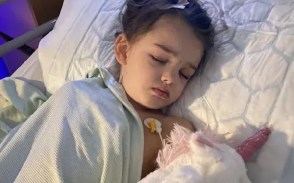 O mamă din Marea Britanie traversează o adevărată tragedie personală, după ce fiica ei a fost diagnosticată cu o formă extrem de rară și agresivă de cancer cerebral