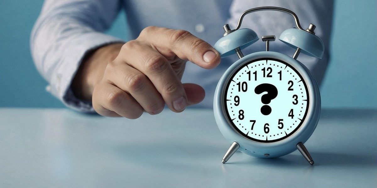 România trece la ora de vară în 2026 mai devreme decât în 2025